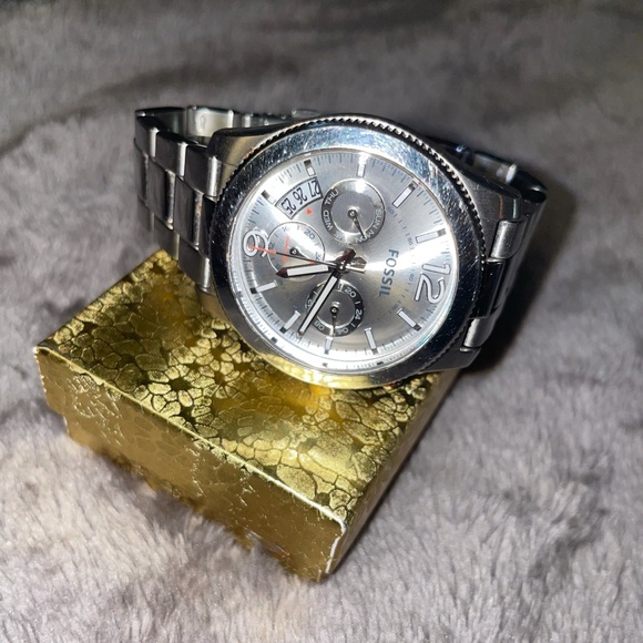 Fossil Watch - Picture 5 of 5